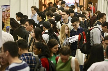 Career fair for intl students kicks off in Beijing