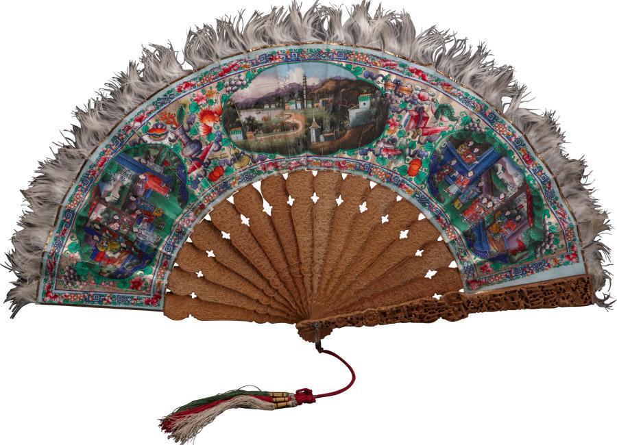 The fans combine Cantonese craftsmanship and Western esthetic tastes. (Photo provided to chinadaily.com.cn)
A total of 163 pieces or sets of exquisite fans made in China between the 18th and 20th centuries for foreign markets have been exhibited at Guangdong Museum in Guangzhou.
Made of materials such as ivory, silver, lacquer, hawksbill turtle shell, embroidery or sandalwood, these fans come in various shapes and show every stage in the history of export-oriented fan making.
The fans, born amid the foreign trade in the Qing Dynasty (1644-1911), were mostly made in Guangzhou, which was known as Canton back then, by combining Cantonese craftsmanship and Western esthetic tastes.