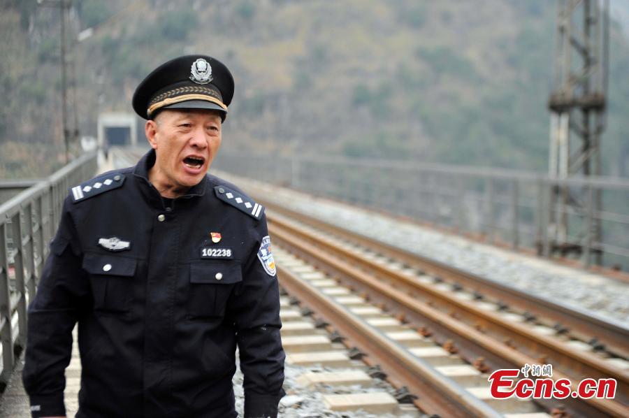 Police officer finds it hard to say goodbye to bridge he secured for 12 years